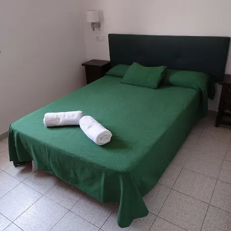 Konukevi Hostal Cruz Tossa de Mar