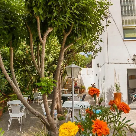 Hostal Cruz Konukevi Tossa de Mar