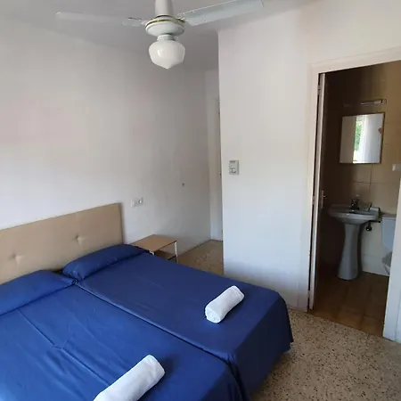 Hostal Cruz Konukevi *
