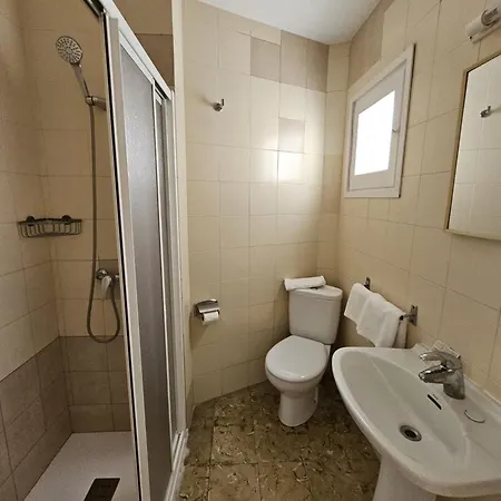 Konukevi Hostal Cruz *
