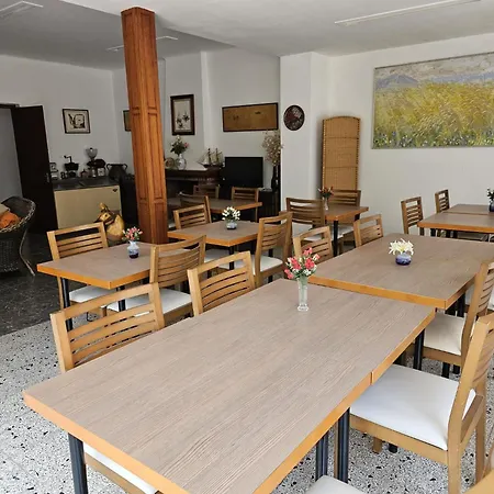 Konukevi Hostal Cruz